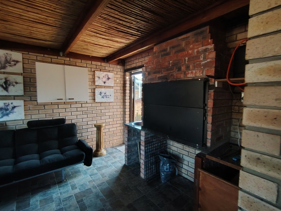 2 Bedroom Property for Sale in Walmer Downs Eastern Cape